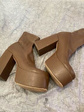 Women's Brown Block Heel Ankle Boots